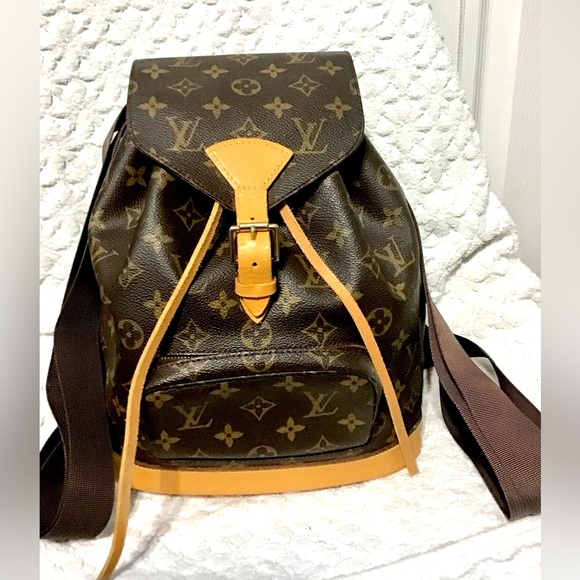 Louis Vuitton Other - Louis Vuitton Montsouris MM Customized 🎒